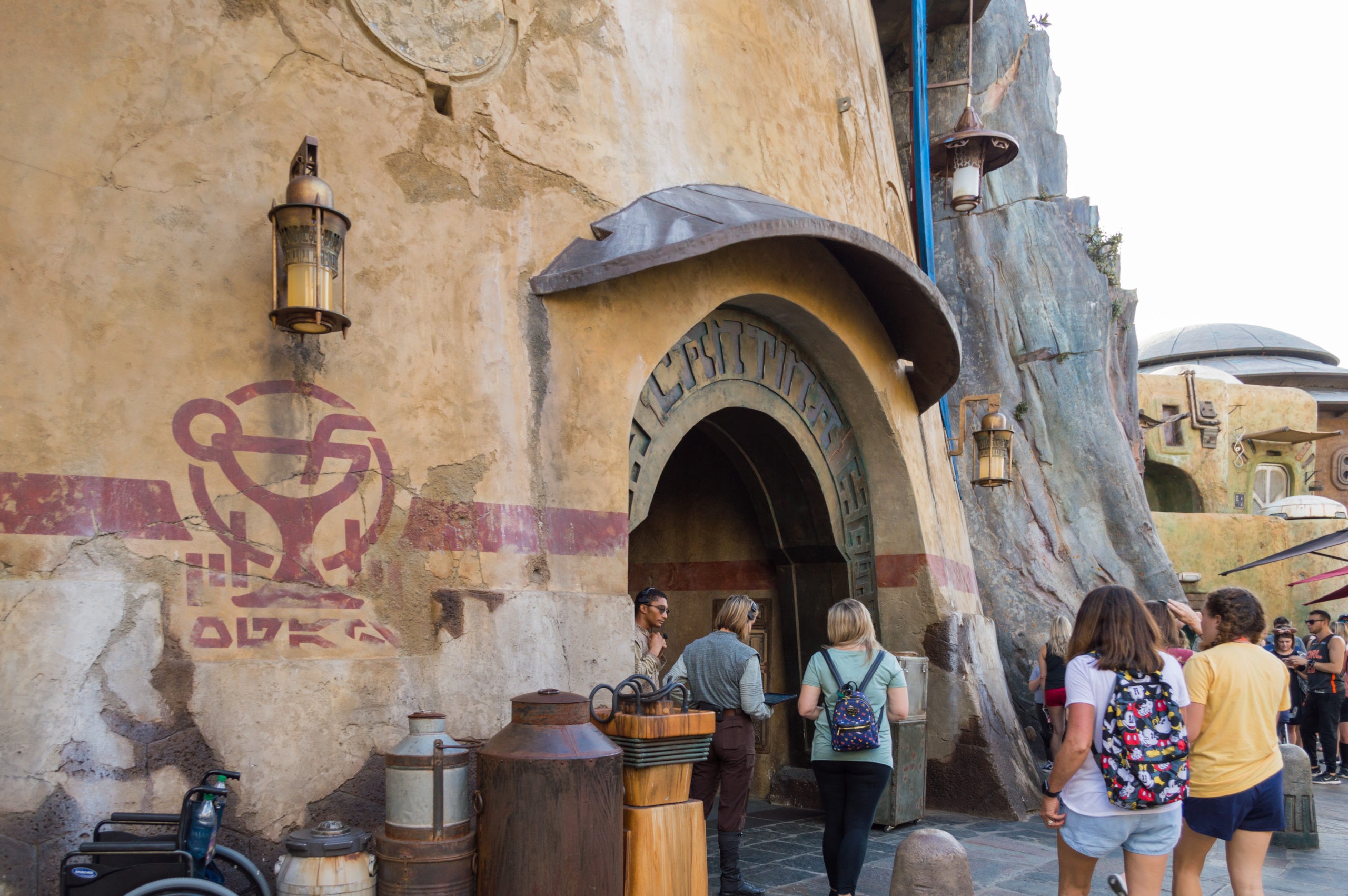 Oga's Cantina Star Wars Galaxy's Edge Walt DIsney World