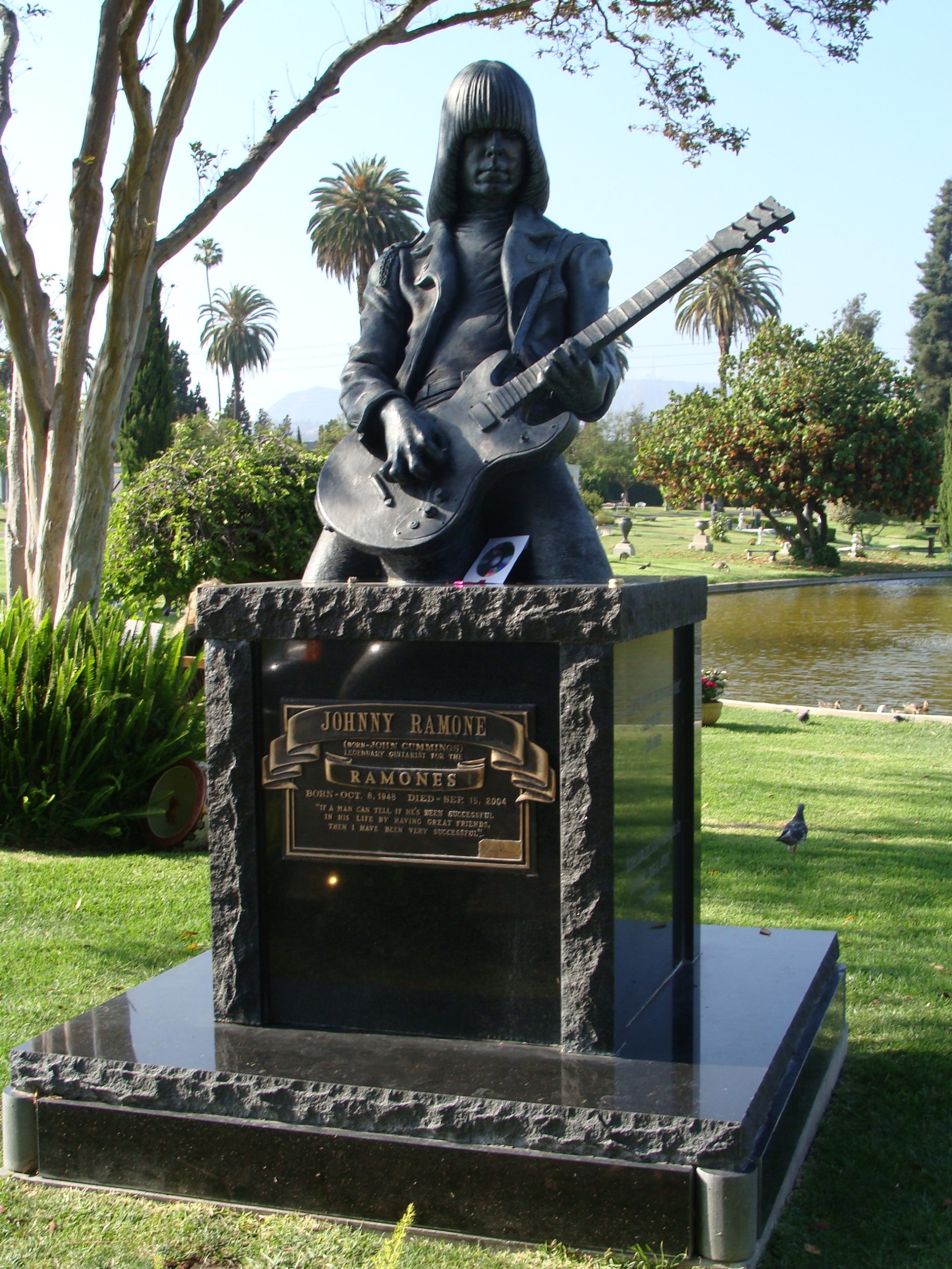 Ramones Cemetery, unique free things to do in Los Angeles, what to do in Los Angeles