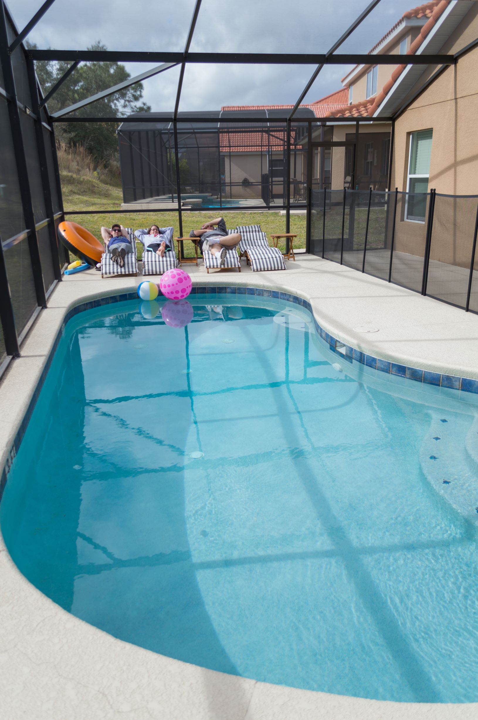 florida family vacation, pool, airbnb, budget