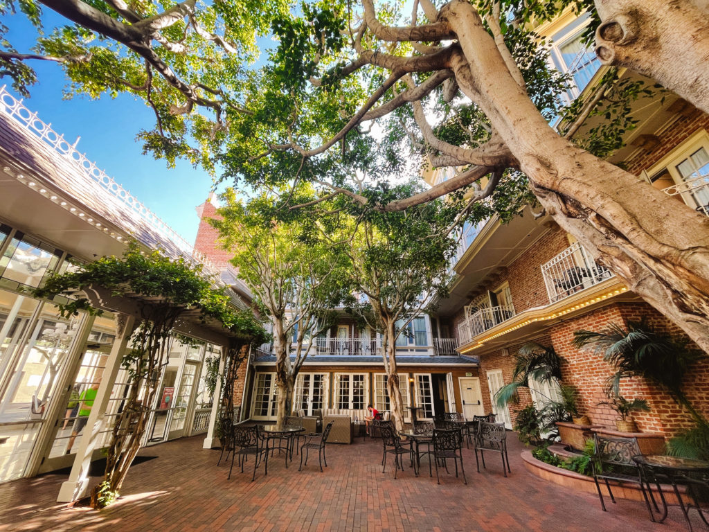 outdoor courtyard in the center of a historic hotel in San Diego, California