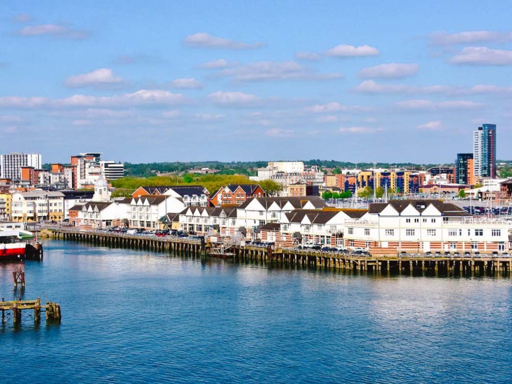 City of Southampton, UK with coastal homes along a dock