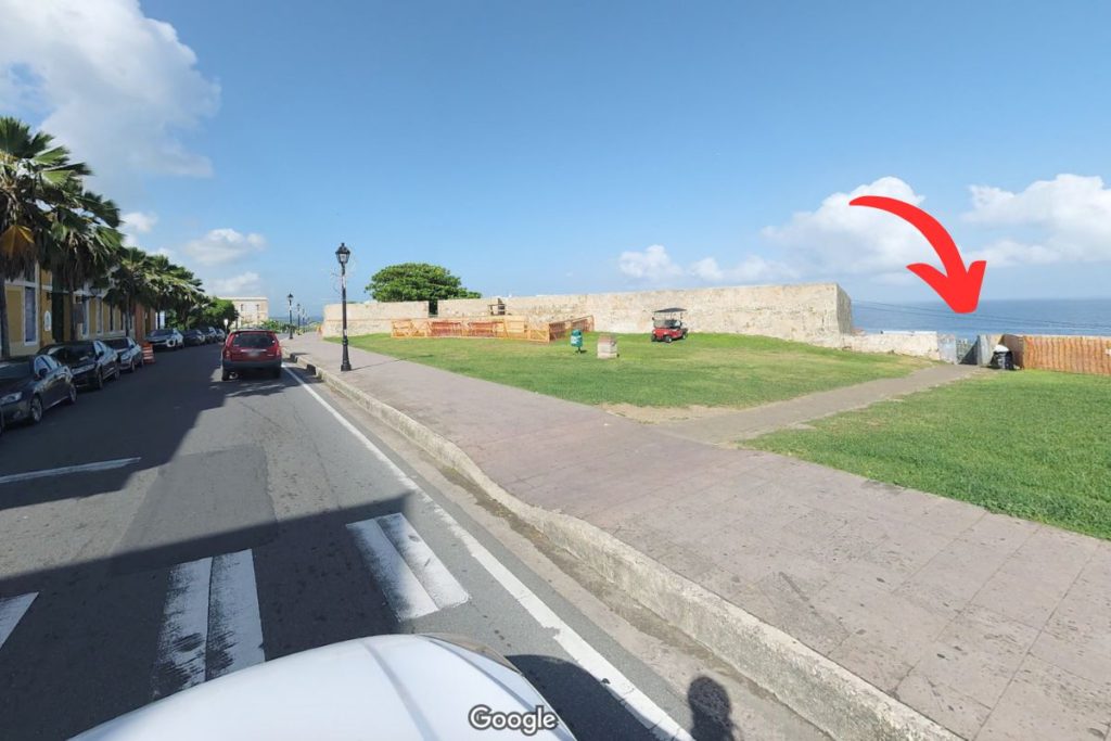 Google Maps Street view of La Perla entrance