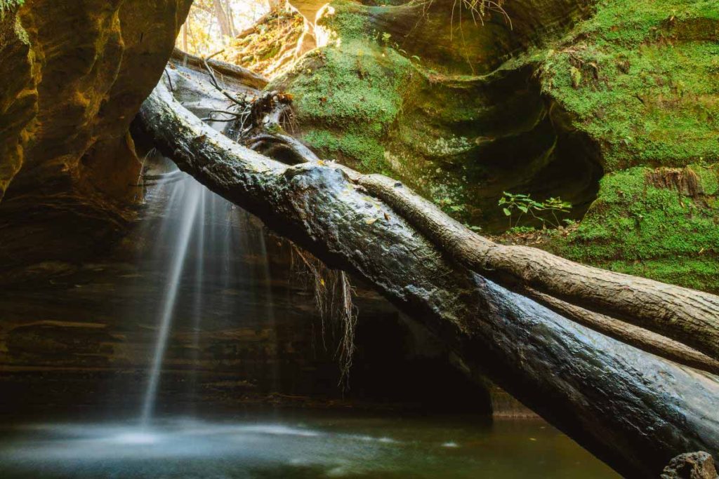 Waterfall in Starved Rock State Park, Illinois