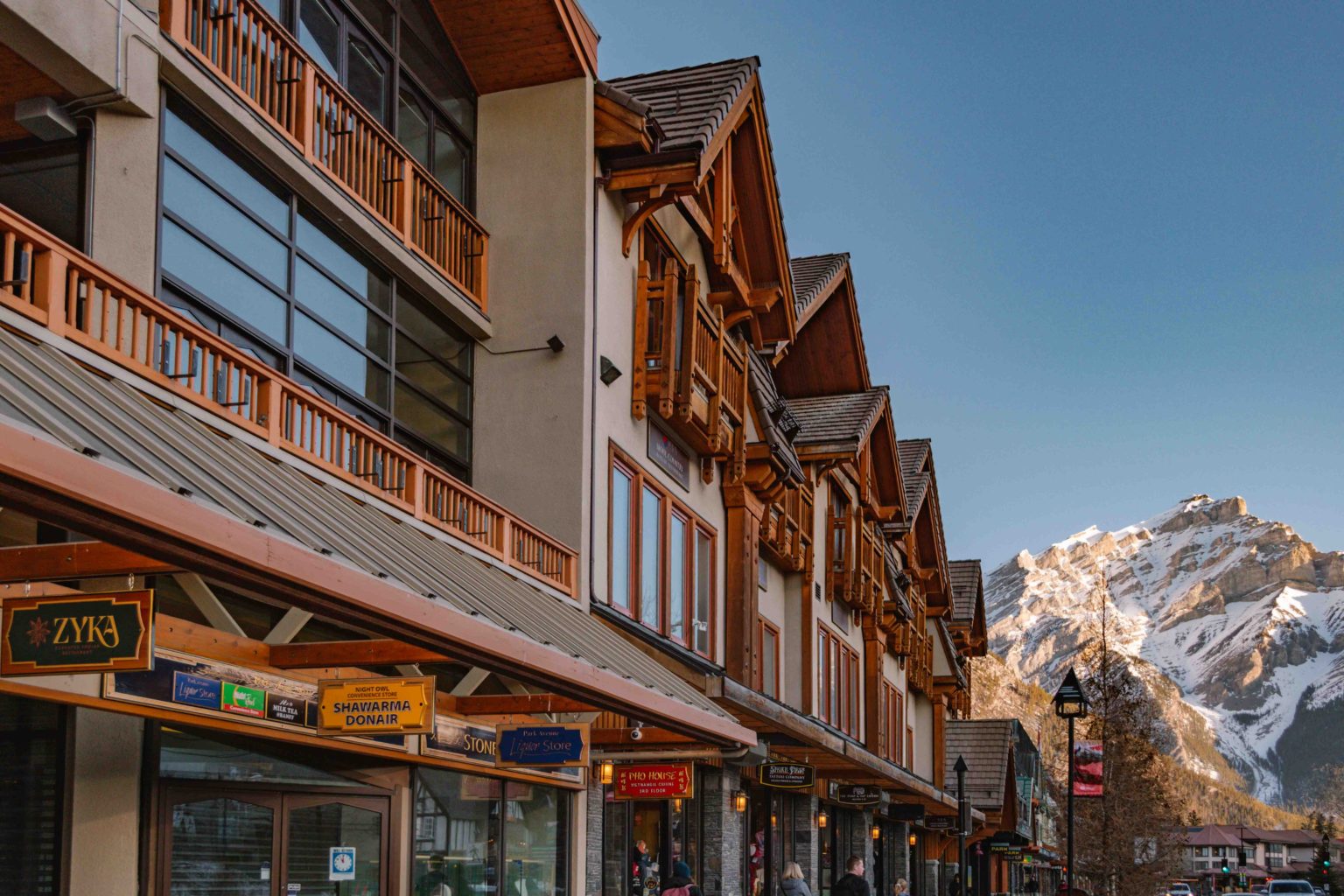 33 Outstanding Things to Do in Banff in Winter - Periodic Adventures