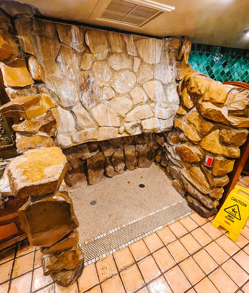 Men's rock watefall urinal