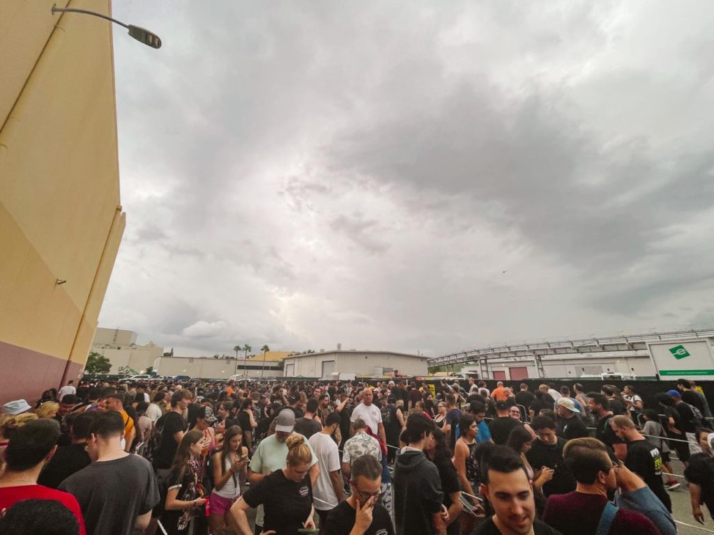 2 queues for Halloween Horror Nights haunted houses in Orlando