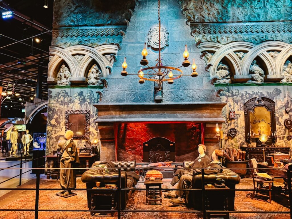 Set from Chamber of Secrets of the Slytherin common room