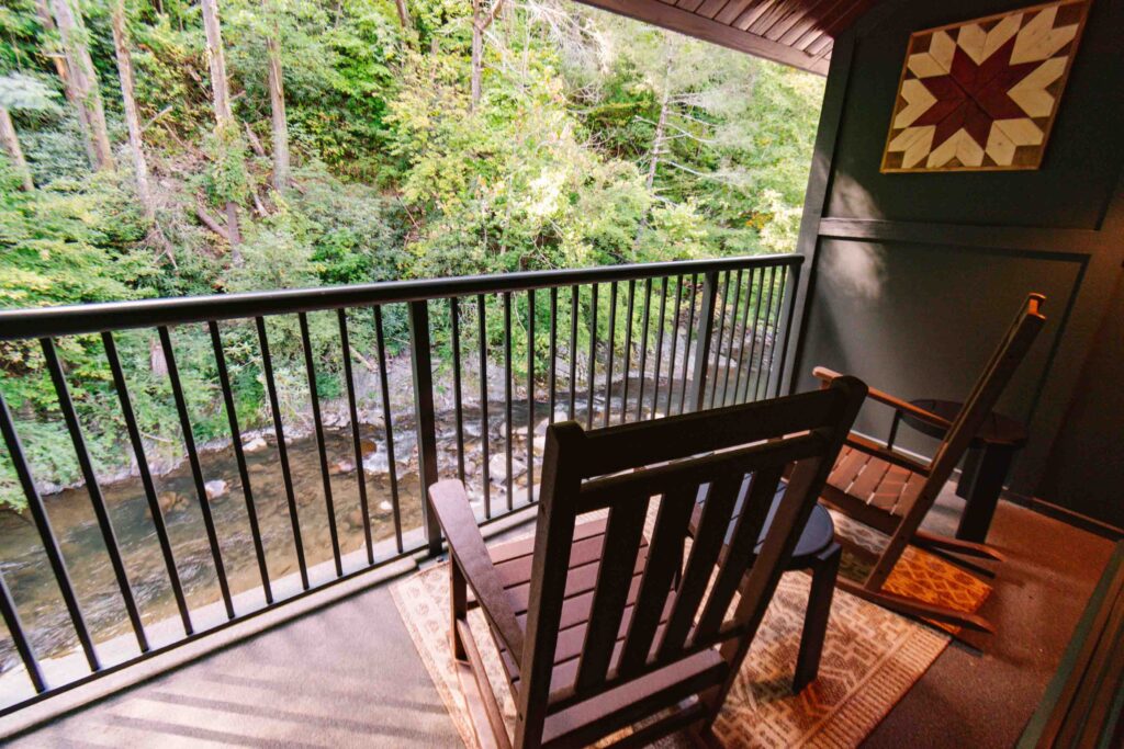 Gatlinburg hotels with balcony