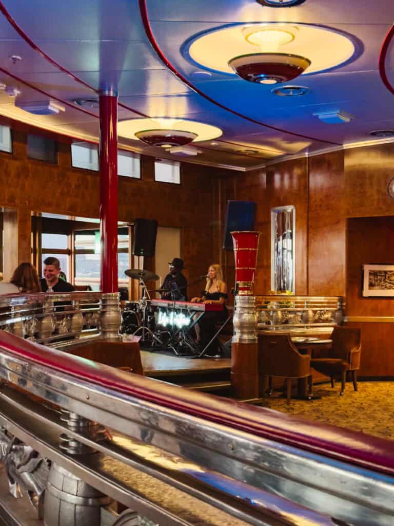 Live music playing at Observation Bar in Long Beach