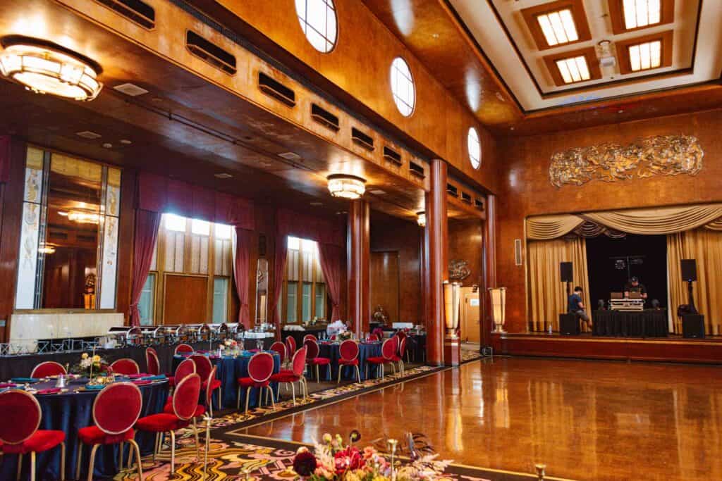Lavish art deco salon aboard the Queen Mary ship